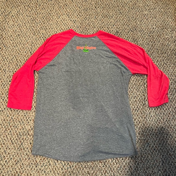 Mickeys Very Merry Christmas Party 2019 Disney World Shirt NWT - Picture 5 of 5